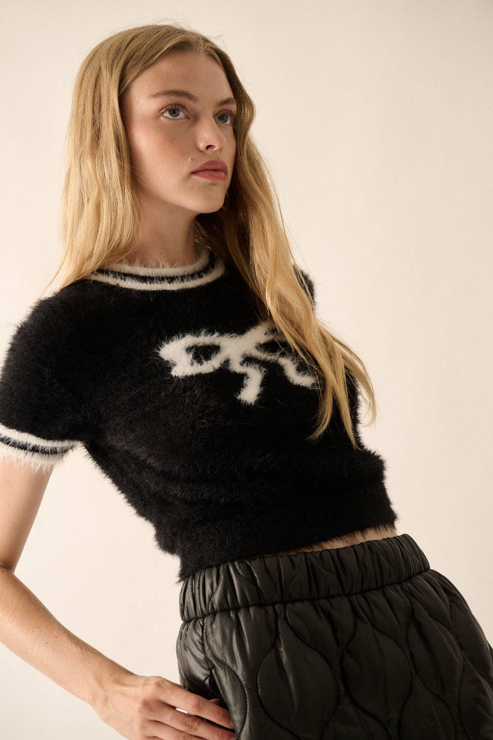 Fuzzy Kit Cropped Bow Graphic Short-Sleeve Sweater